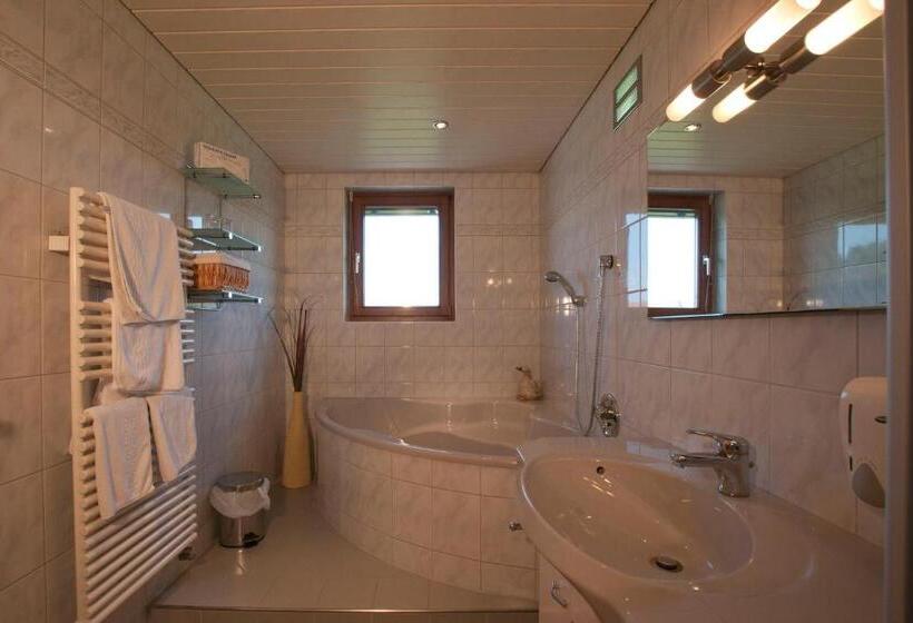 Отель Gasthof Neuwirt