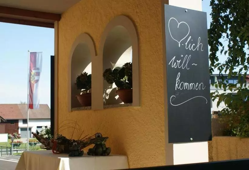 Hotelli Gasthof Neuwirt