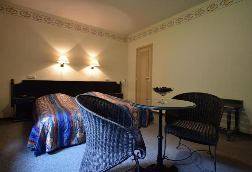 هتل Hôtel Moulin De La Strument