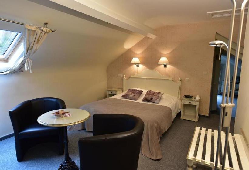 هتل Hôtel Moulin De La Strument