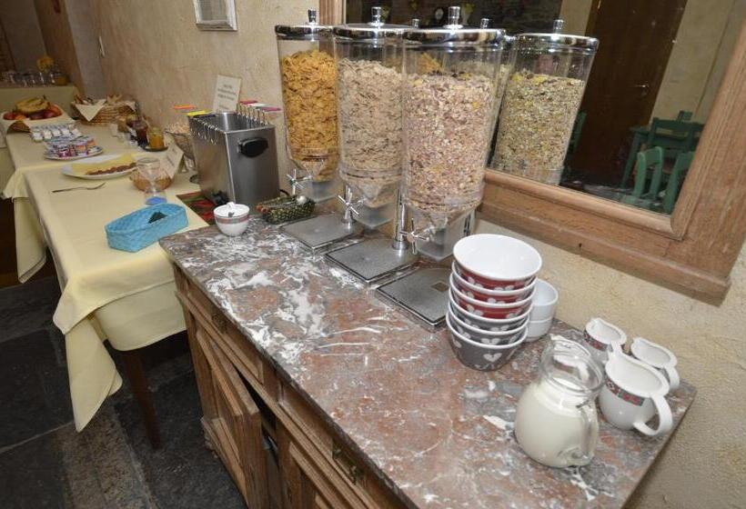 هتل Hôtel Moulin De La Strument