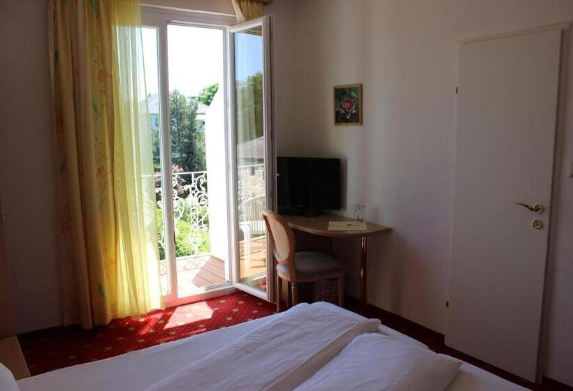 ホテル Villa Auguste