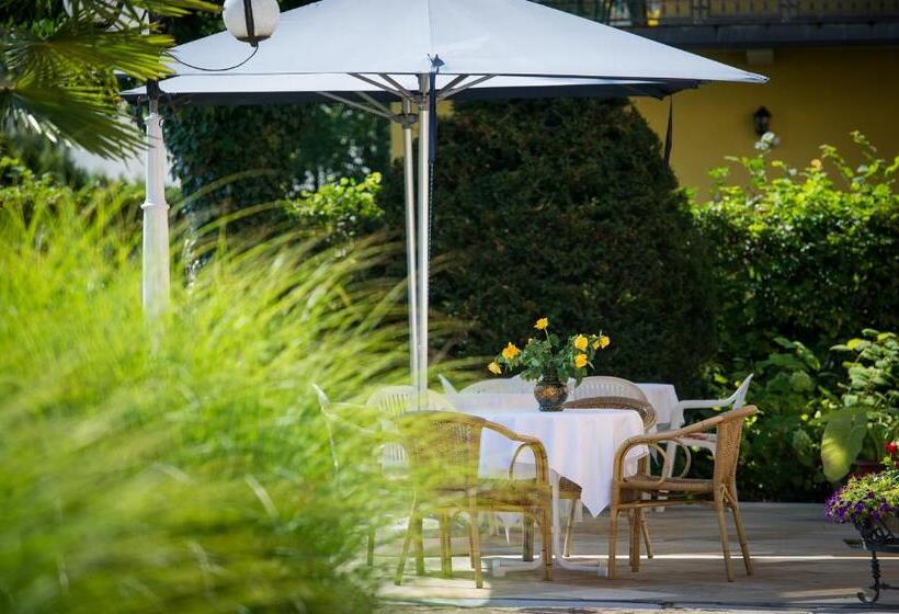 ホテル Villa Auguste