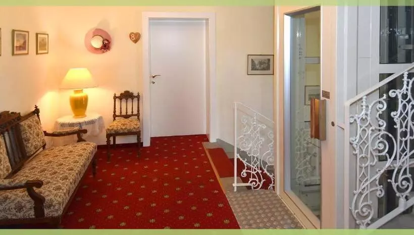 هتل Villa Auguste