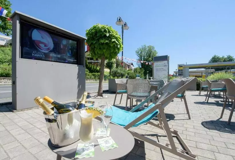 مُتل 24 Checkin Velden   Moderne Zimmer Im Zentrum