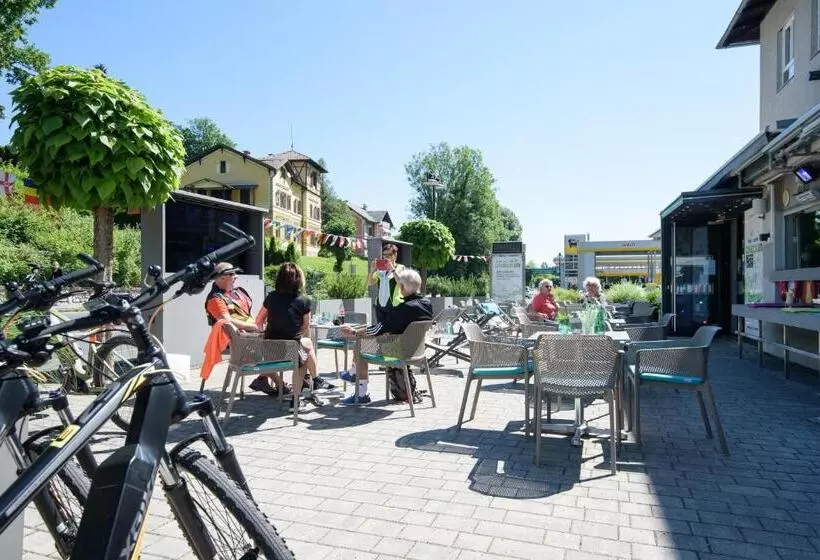 مُتل 24 Checkin Velden   Moderne Zimmer Im Zentrum