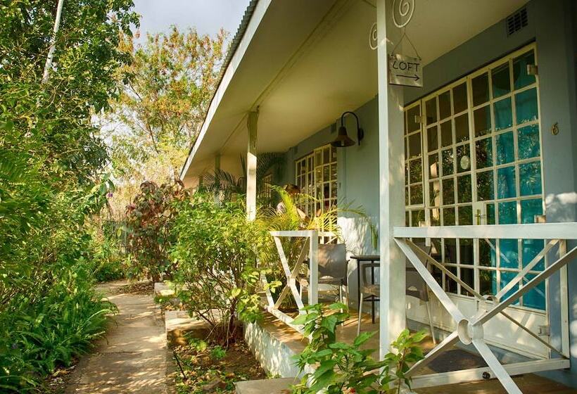 تختخواب و صبحانه The Old House