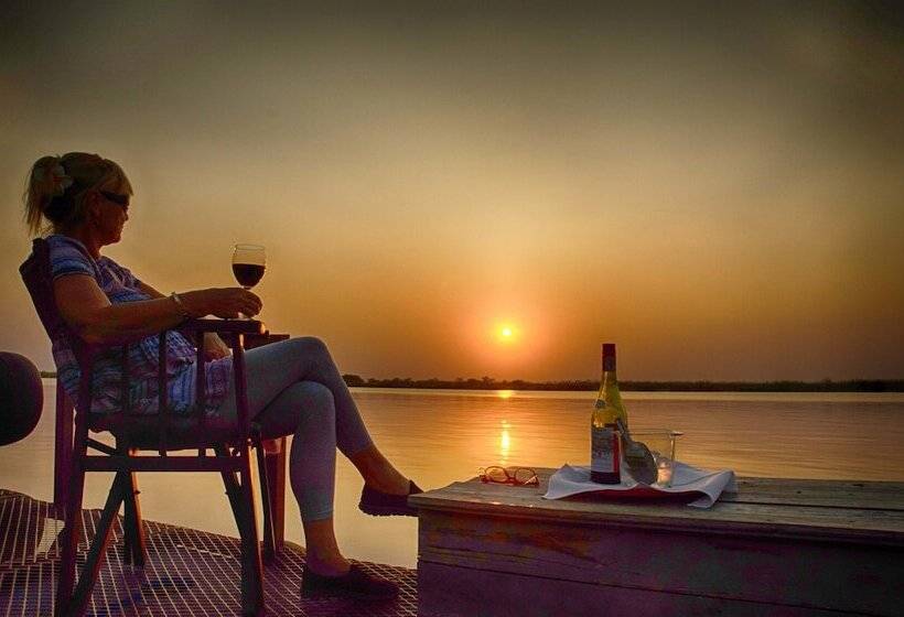 تختخواب و صبحانه The Old House