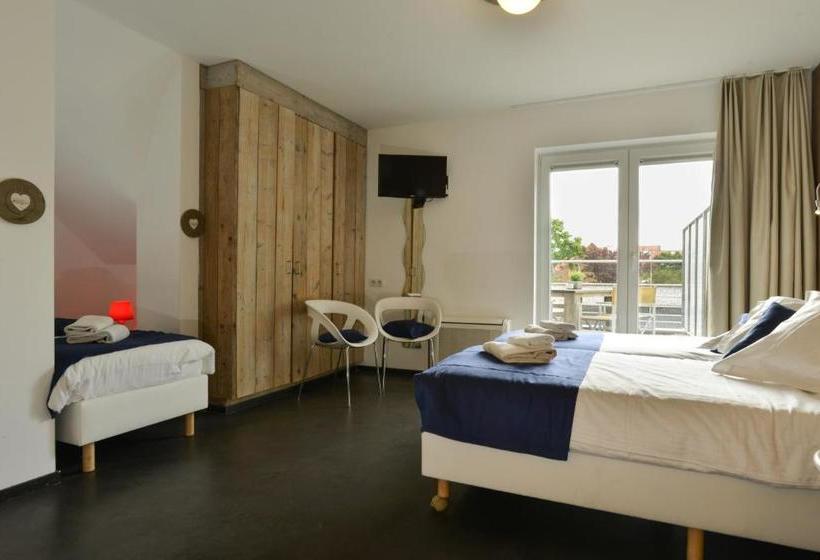 בית מלון כפרי Aan Zee