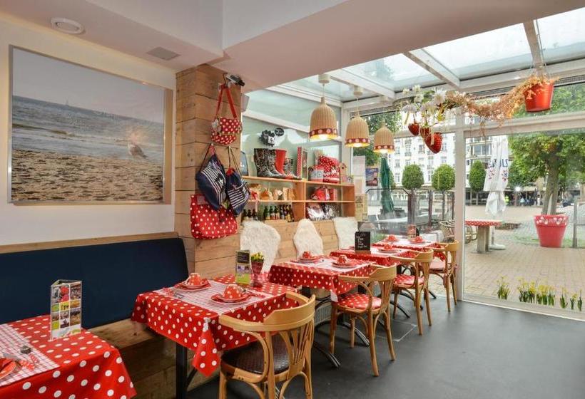 בית מלון כפרי Aan Zee