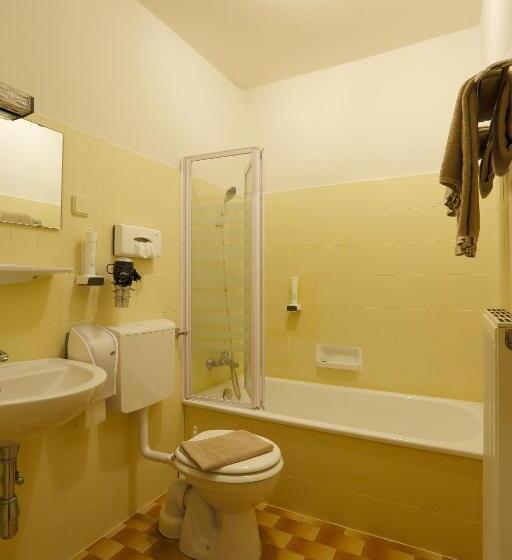 ホテル Alpen.adria.stadt