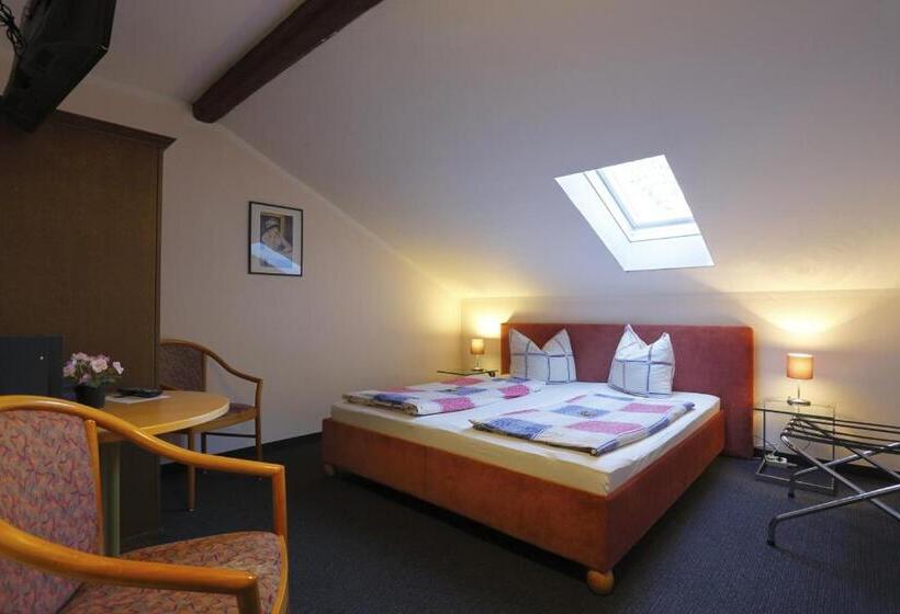 ホテル Alpen.adria.stadt