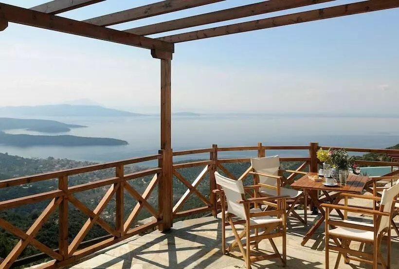 Hotelli Esperos Suites & Villas