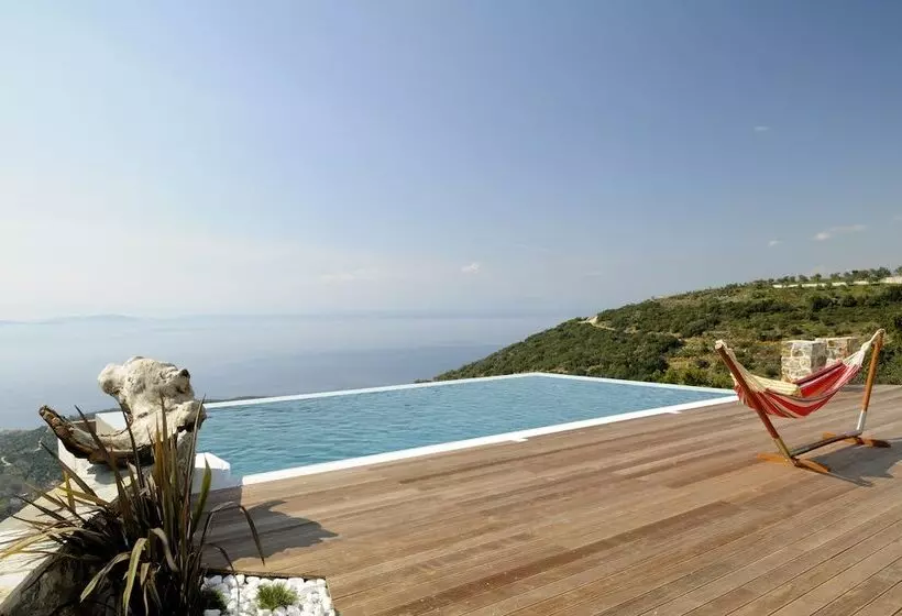Hotelli Esperos Suites & Villas