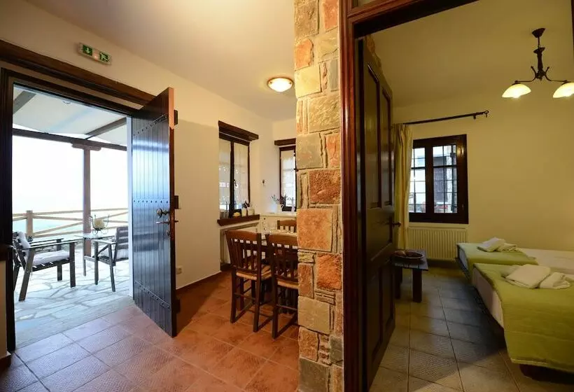 Hotelli Esperos Suites & Villas
