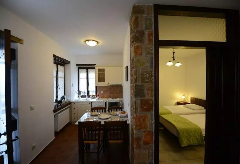 Hotelli Esperos Suites & Villas