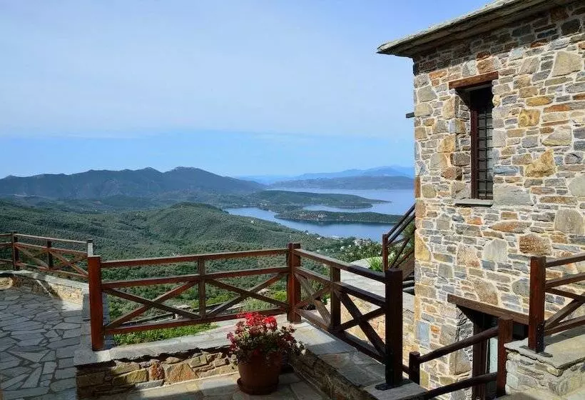 Hotelli Esperos Suites & Villas