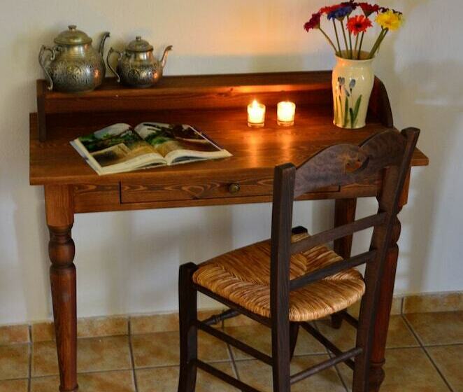 Отель Esperos Suites & Villas