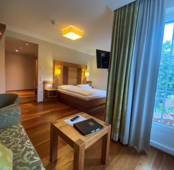 Отель Gasthof Schorn