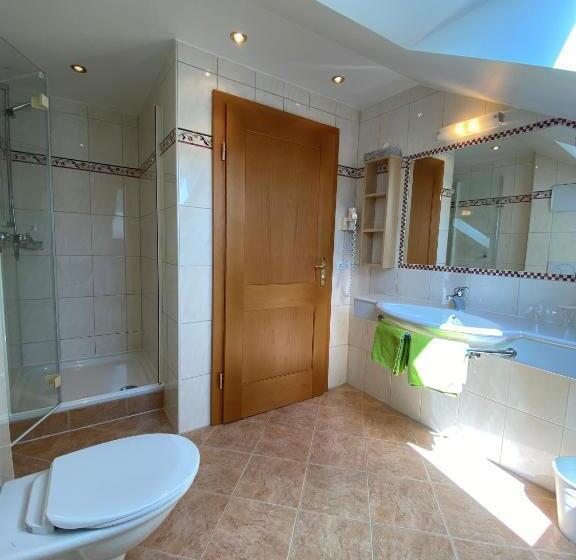 ホテル Gasthof Schorn