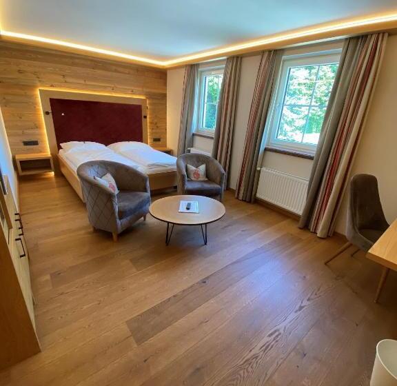 ホテル Gasthof Schorn