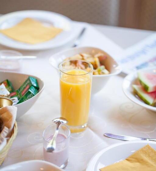 ホテル Gasthof Schorn