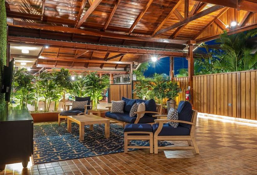 هتل Grand Coastal