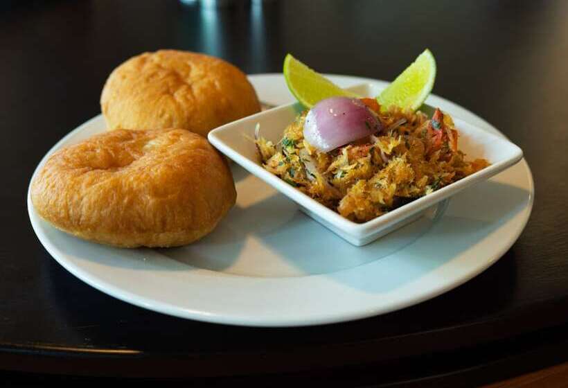 هتل Grand Coastal