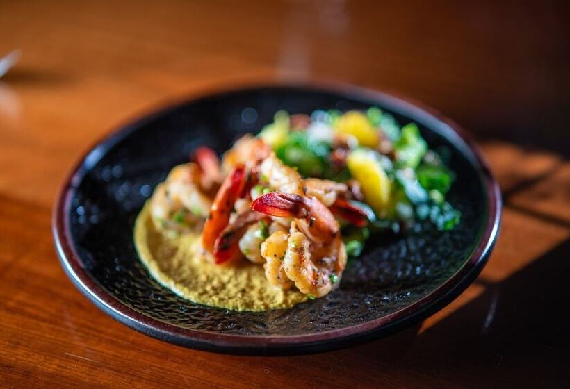 هتل Grand Coastal