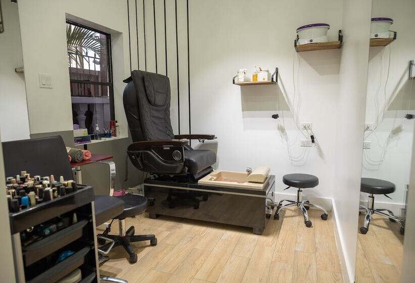 هتل Grand Coastal