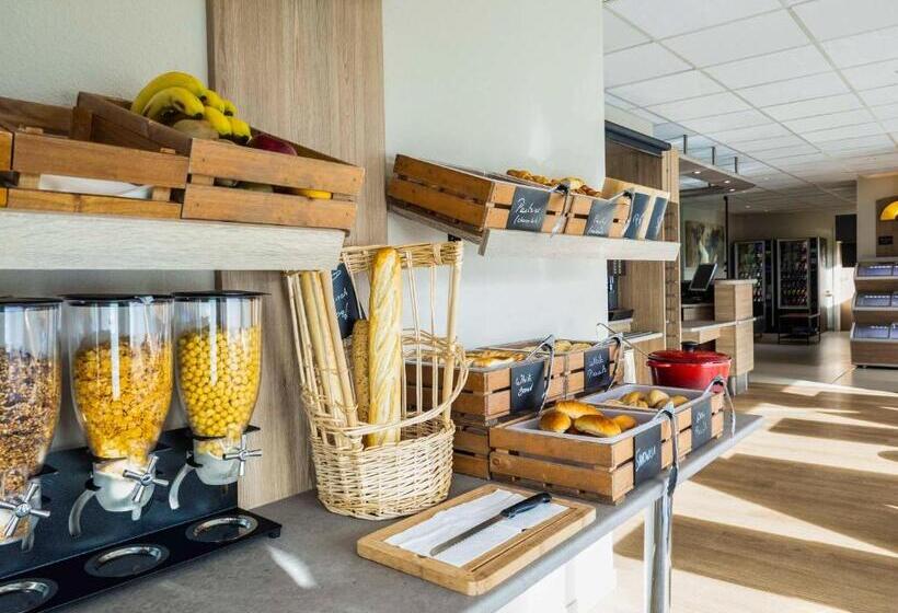 בית מלון כפרי Ibis Budget Charleroi Airport