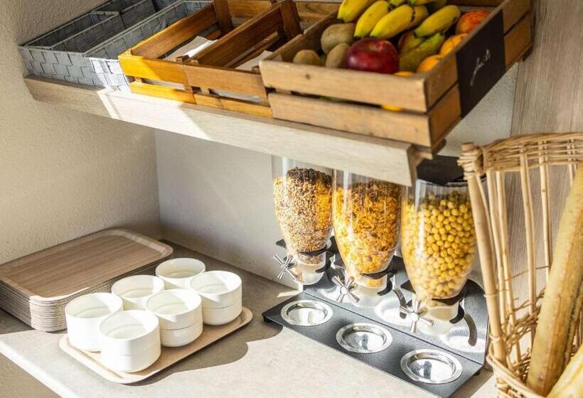 בית מלון כפרי Ibis Budget Charleroi Airport