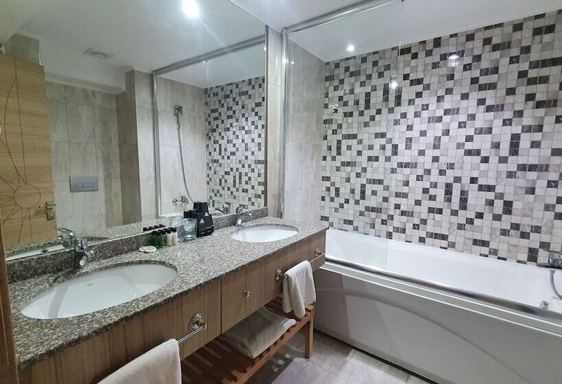 هتل Izgrev Spa&aqua Park