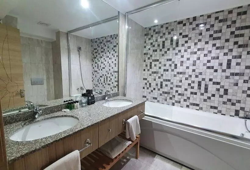 هتل Izgrev Spa&aqua Park