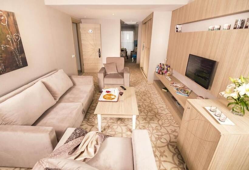 هتل Izgrev Spa&aqua Park