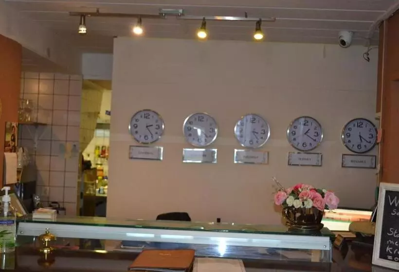 هتل Plaza