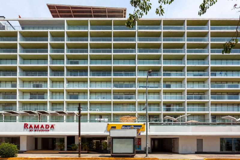 Ramada By Wyndham Acapulco Hotel & Suites