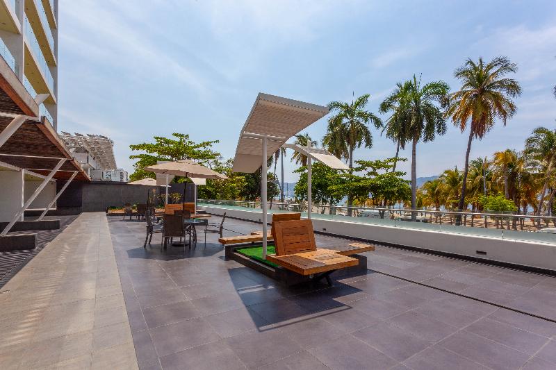 Ramada By Wyndham Acapulco Hotel & Suites