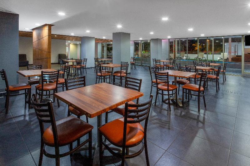 Ramada By Wyndham Acapulco Hotel & Suites