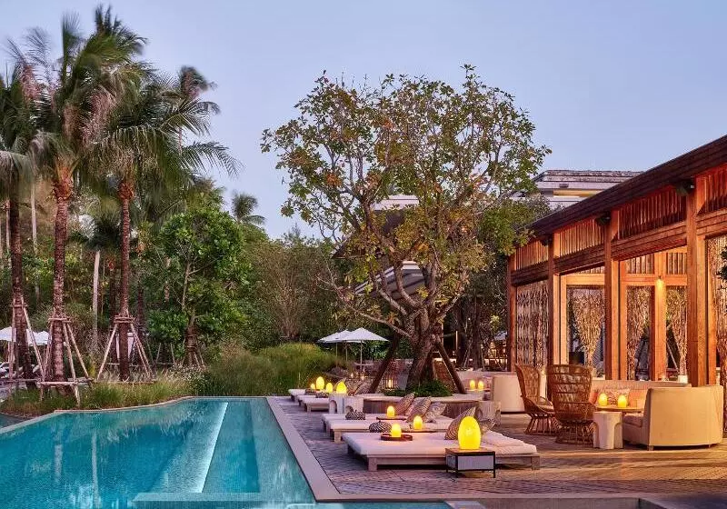 Hotelli Rosewood Phuket