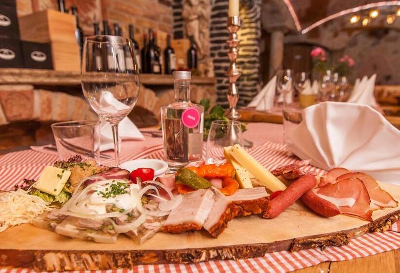 בית מלון כפרי Rosis Sonnbergstuben