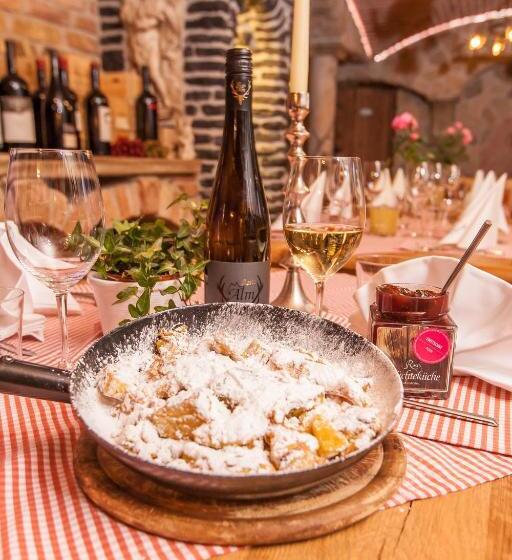 בית מלון כפרי Rosis Sonnbergstuben