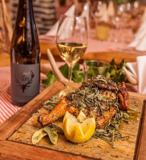 בית מלון כפרי Rosis Sonnbergstuben