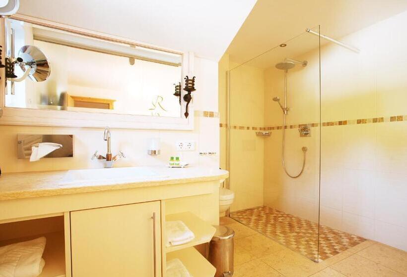 בית מלון כפרי Rosis Sonnbergstuben