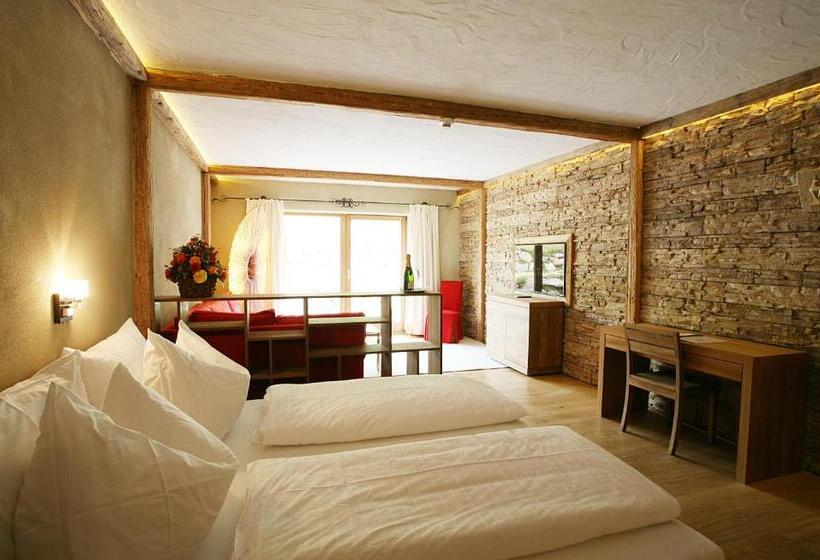 בית מלון כפרי Rosis Sonnbergstuben