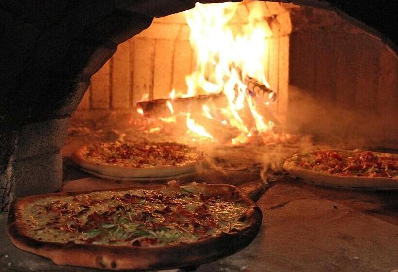 בית מלון כפרי Rosis Sonnbergstuben