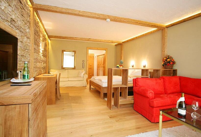 בית מלון כפרי Rosis Sonnbergstuben