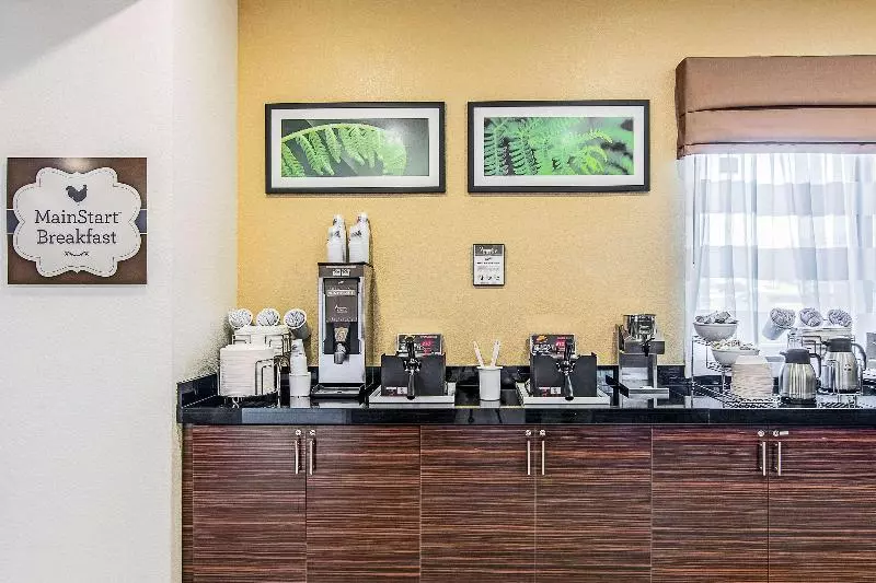 Hotelli Sleep Inn & Suites Westnear Medical Center