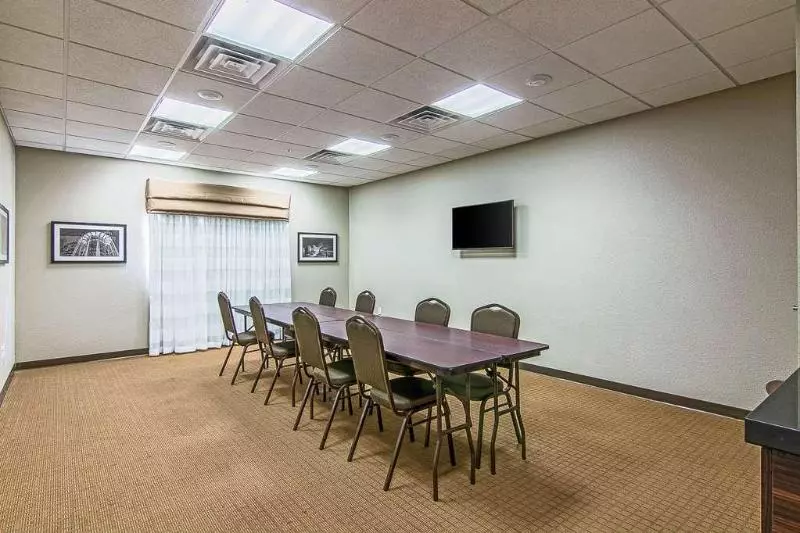 Hotelli Sleep Inn & Suites Westnear Medical Center