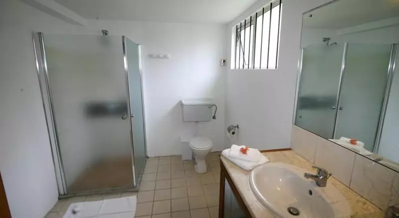 هتل Veloutier Blanc Beachfront Villa